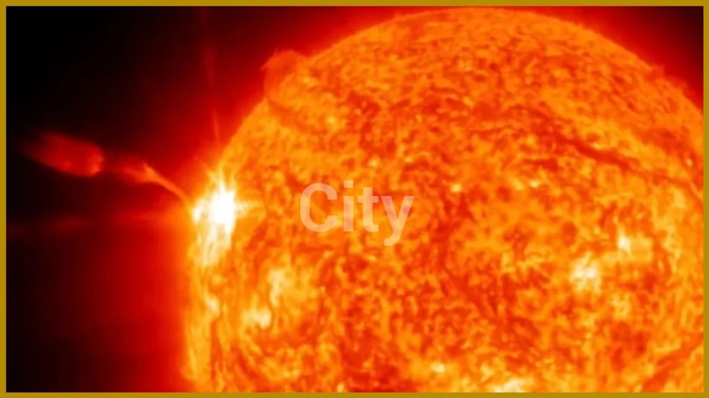 NOAA Issues G2 Solar Storm Alert, Auroras Expected in Early January