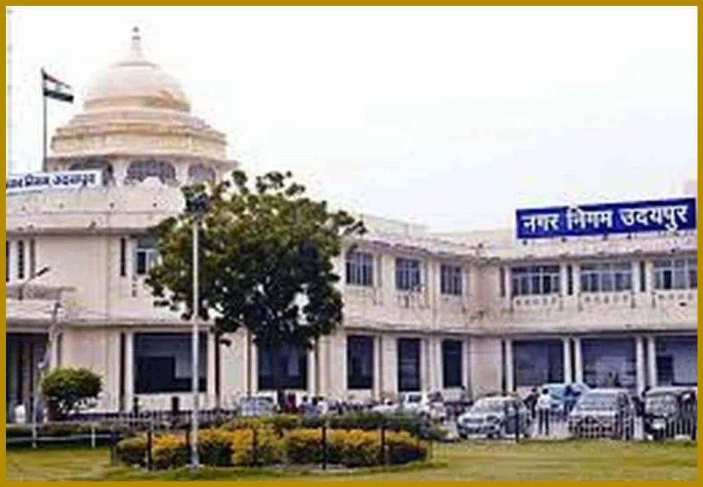 Udaipur Municipal Commissioner Inspects Pahadi Bus Stand Shelter