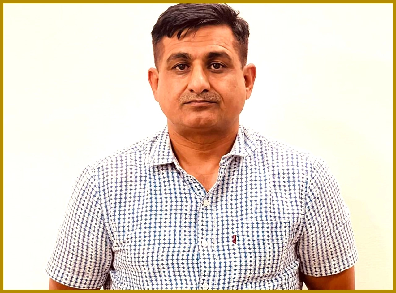 Udaipur Police Officer Caught Accepting Bribe